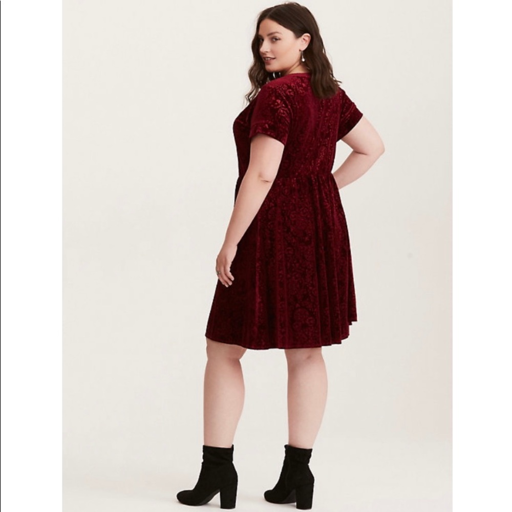 EUC Torrid Disney Mickey Mouse Red Velvet Dress 3X - Picture 4 of 16